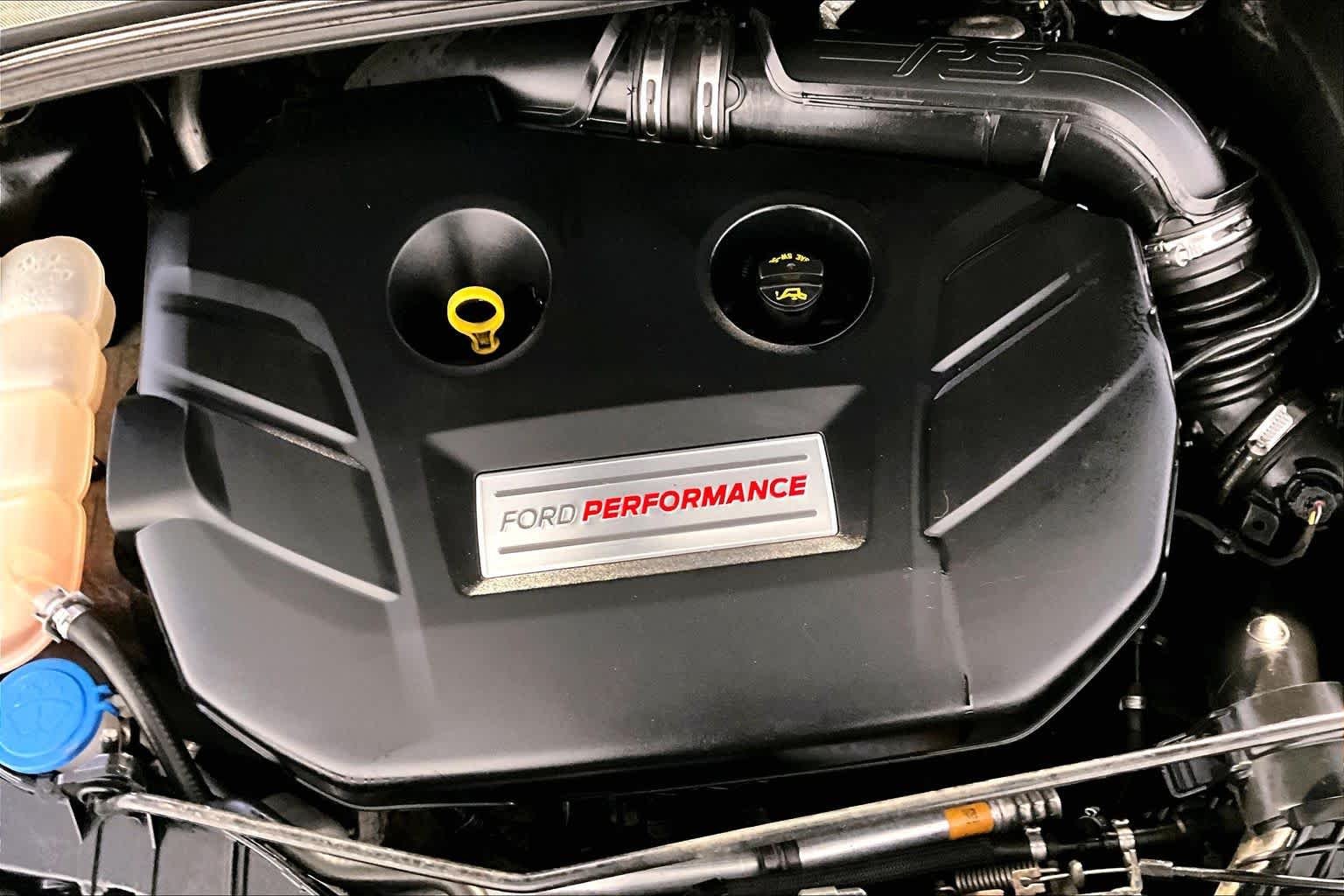 Used 2017 Shadow Black Ford RS image 31