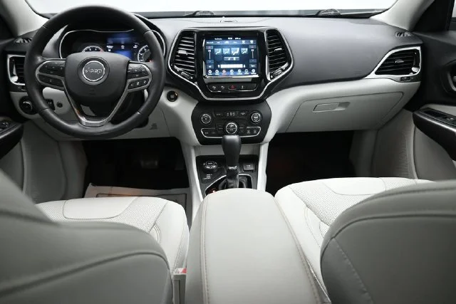 Used 2021 Bright White Clearcoat Jeep Limited image 23