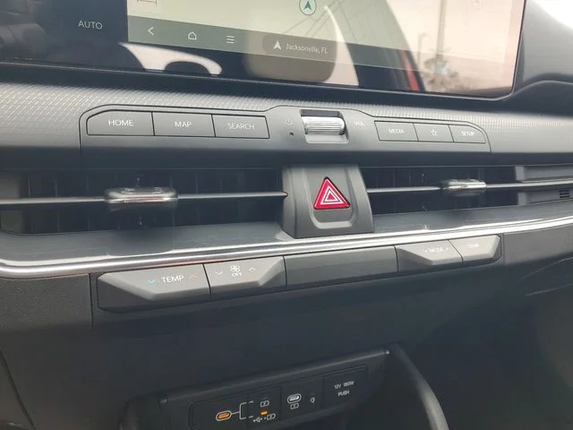 2025 Kia K4 GT-Line Turbo - Photo 18