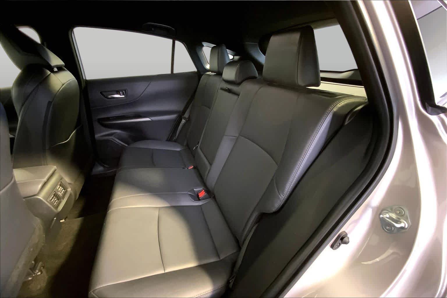 Used 2022 Titanium Glow Toyota XLE image 21