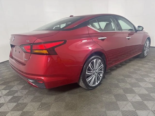 Used 2024 Red Nissan 2.5 SL image 3