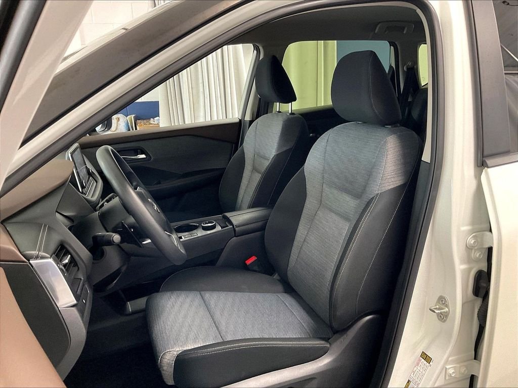 Used 2023 Pearl White Tricoat Nissan SV image 10