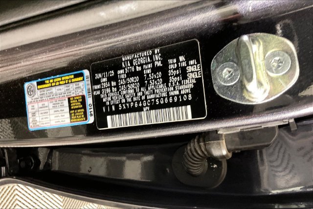 Used 2025  Kia S image 15
