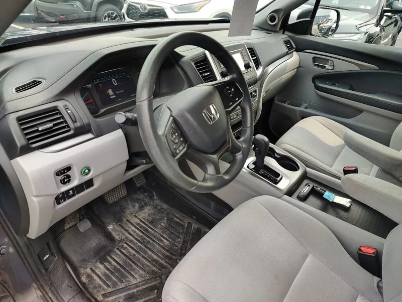 Used 2019  Honda LX image 10