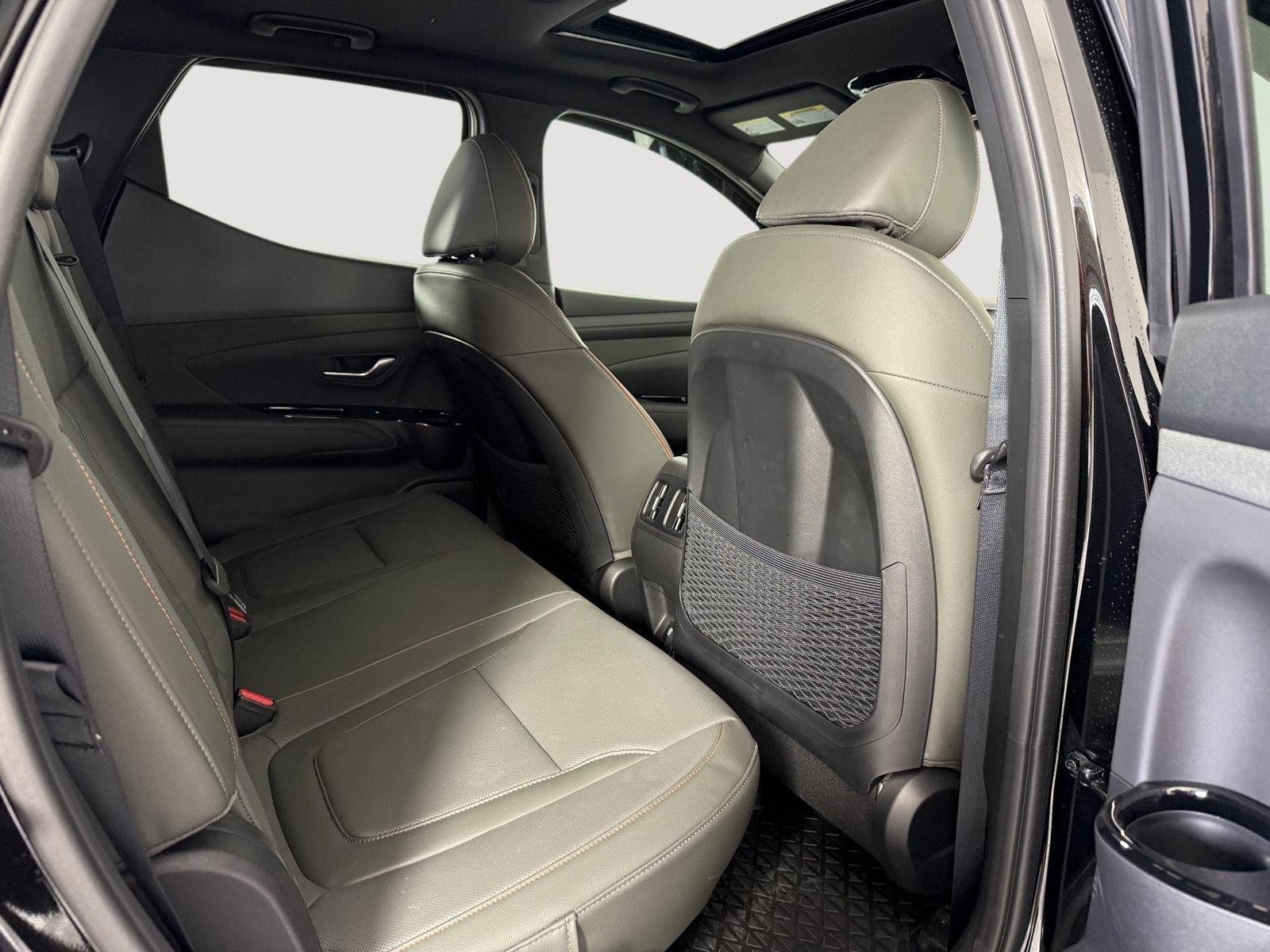 Used 2025 Phantom Black Hyundai Limited image 14