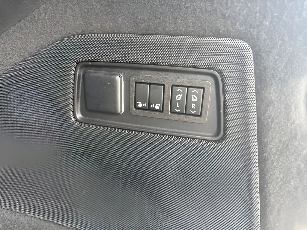 Used 2023 Black Cadillac Sport image 36