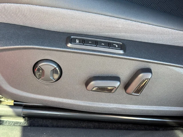 Certified Used 2023  Volkswagen Pro S image 38