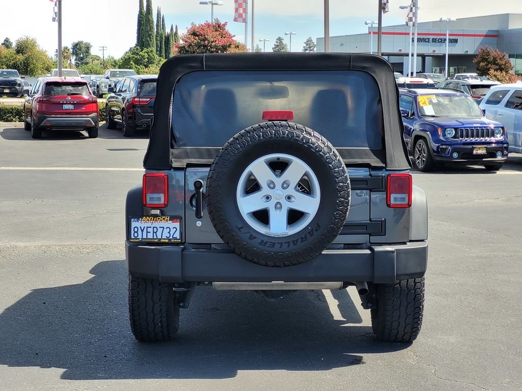 Used 2018 Gray Jeep Unlimited Sport image 5