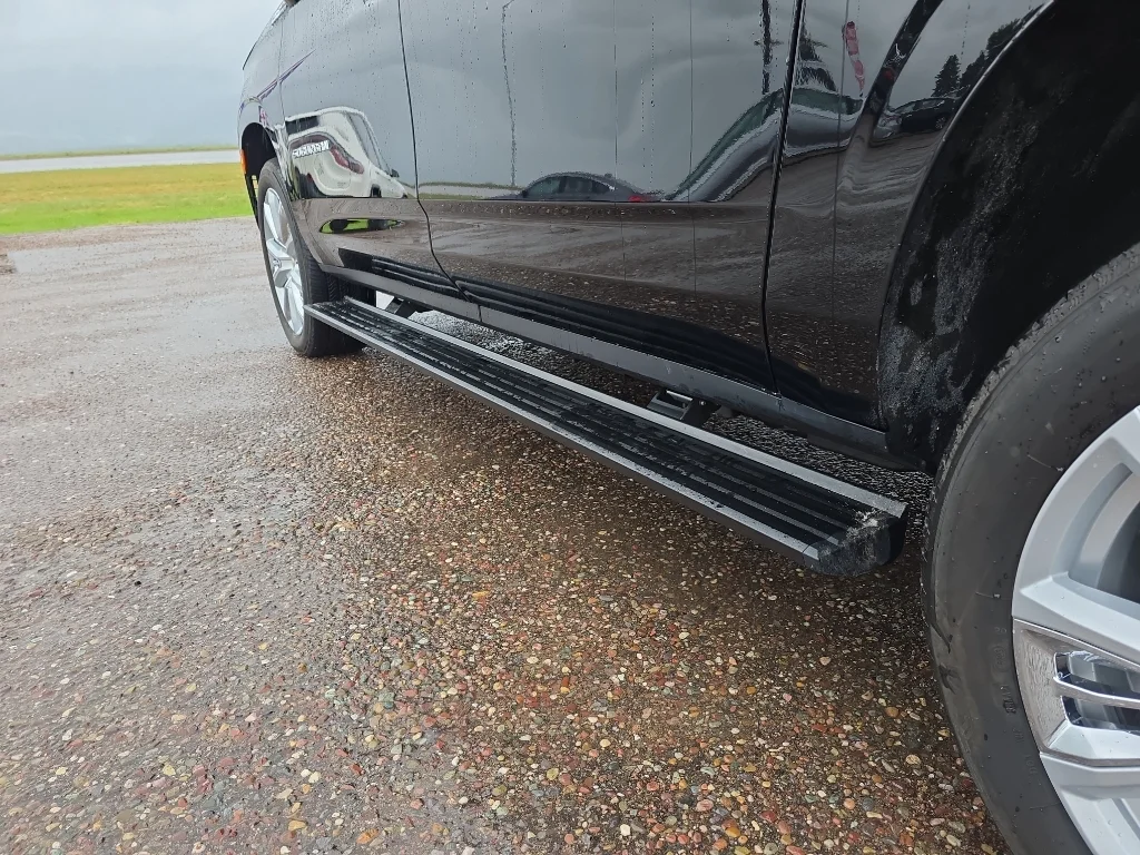 Used 2024 Black Chevrolet High Country image 36