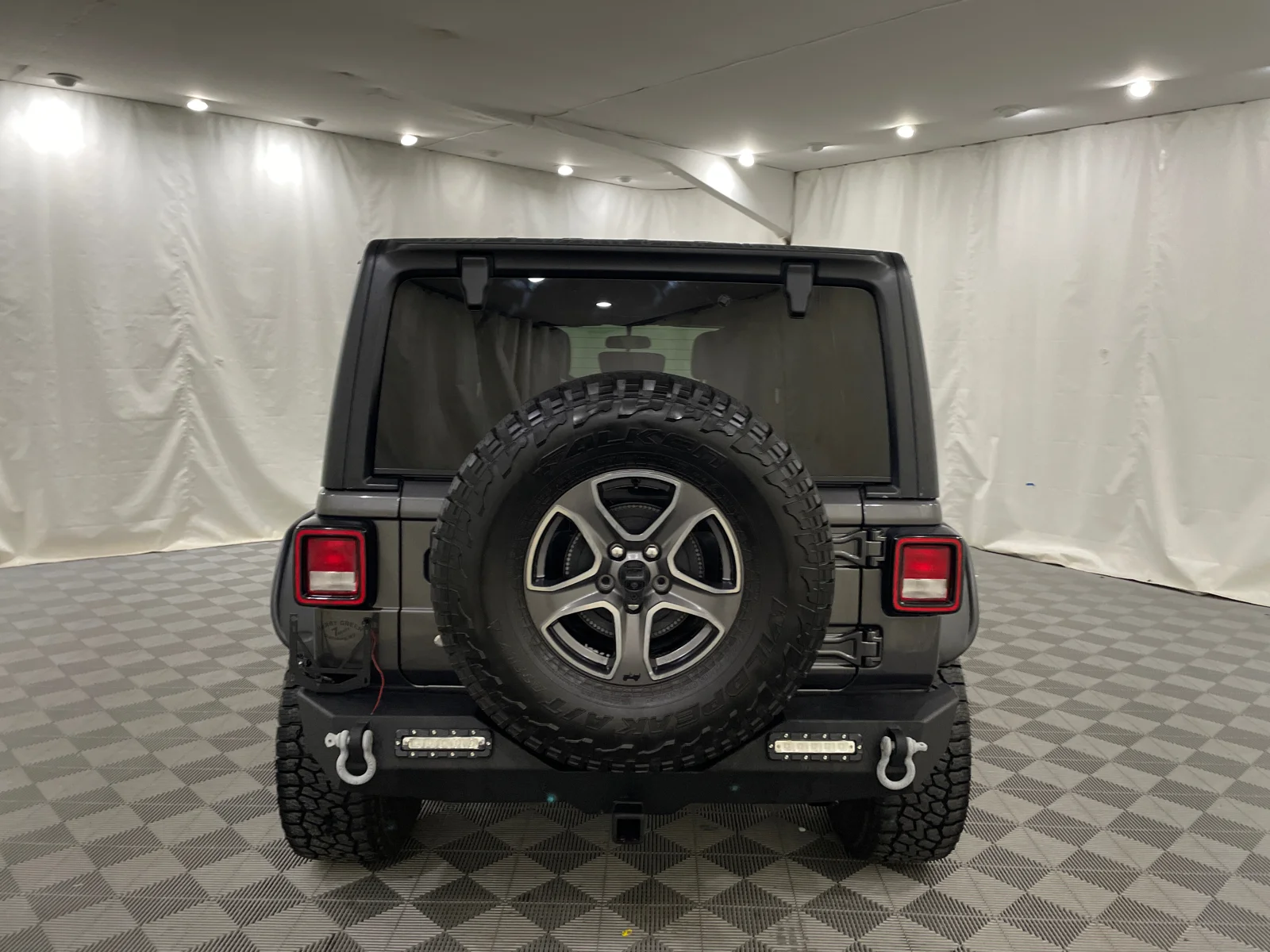 Used 2018 Granite Crystal Metallic Clearcoat Jeep Sport S image 2