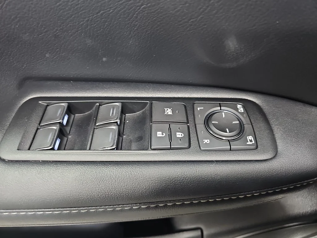 Used 2022 White Lexus 350 image 30
