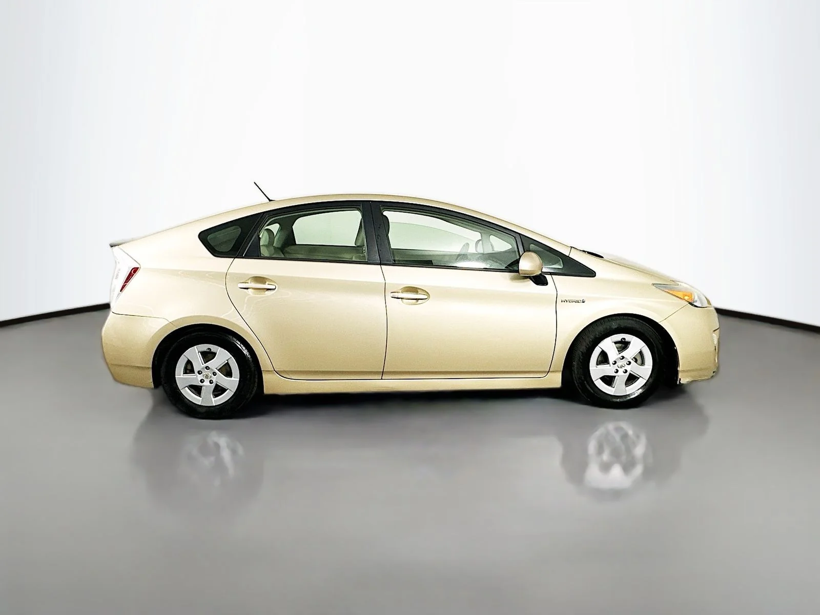 Used 2010 Sandy Beach Metallic Toyota IV image 8