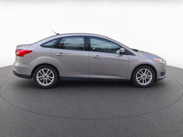 Used 2016  Ford SE image 8