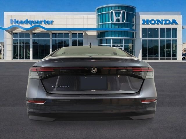 New 2026 Meteorite Gray Metallic Honda SE image 3