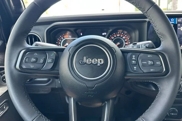Used 2025 Black Jeep Rubicon image 21