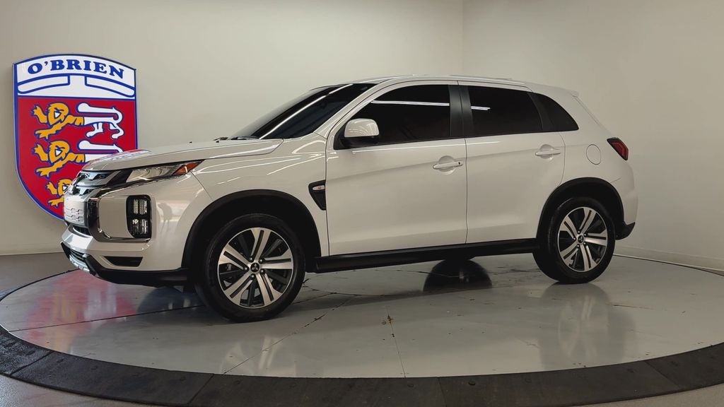 Used 2024 White Mitsubishi 2.0 ES image 8