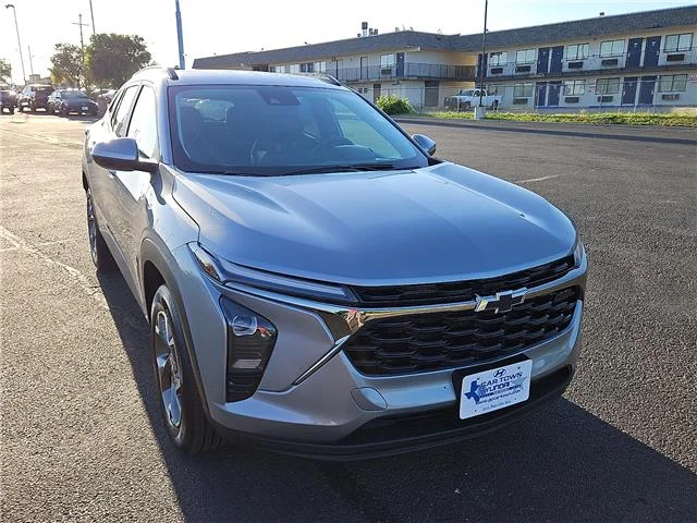 Used 2025 Gray Chevrolet LT Front-Wheel Drive image 6