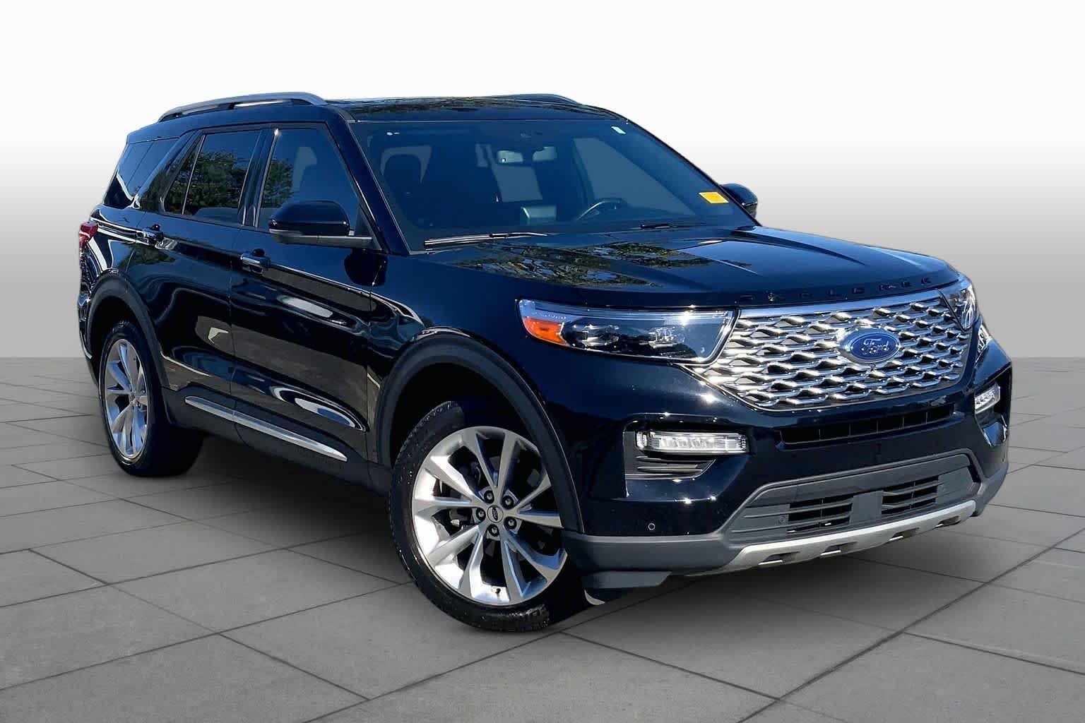 Used 2023 Agate Black Metallic Ford Platinum image 3