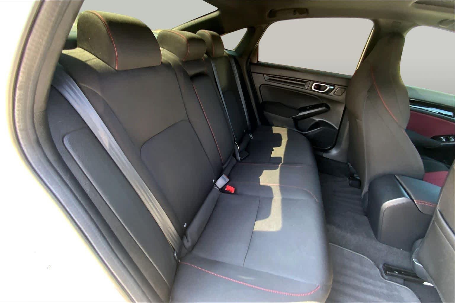Used 2024 Platinum White Pearl Honda  image 32