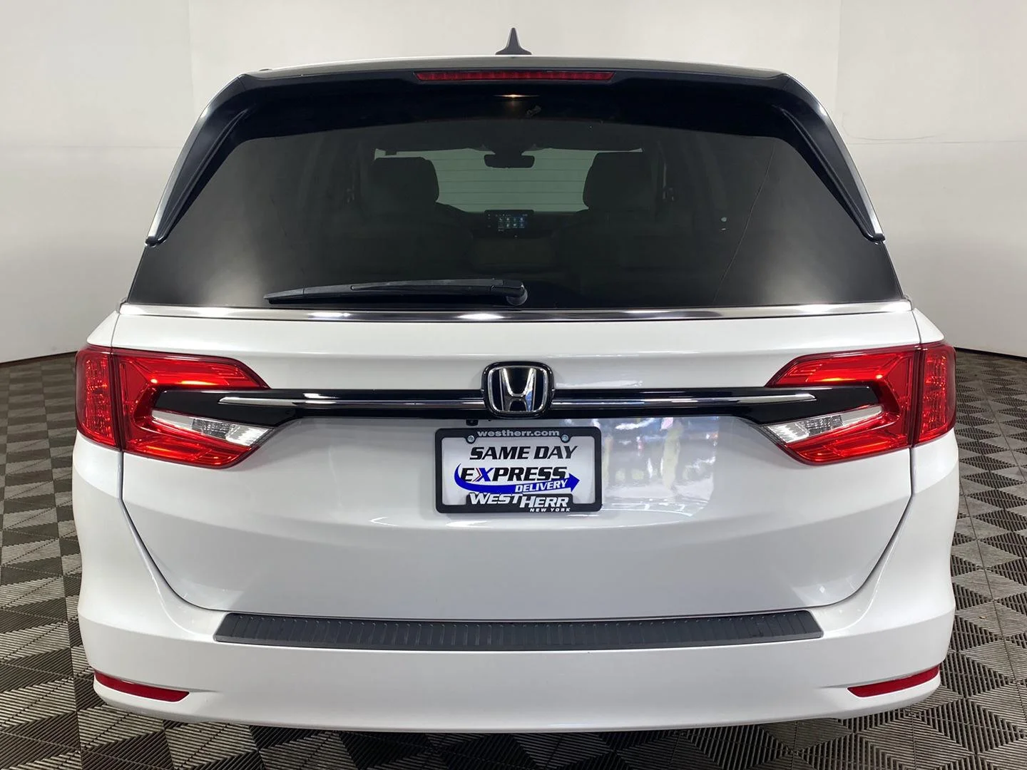 Used 2023 Platinum White Pearl Honda EX-L image 21