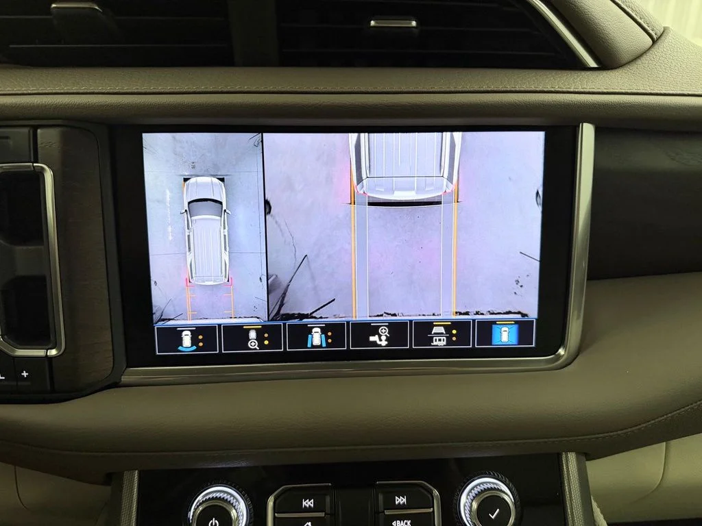 Used 2021 White Frost GMC Denali image 17