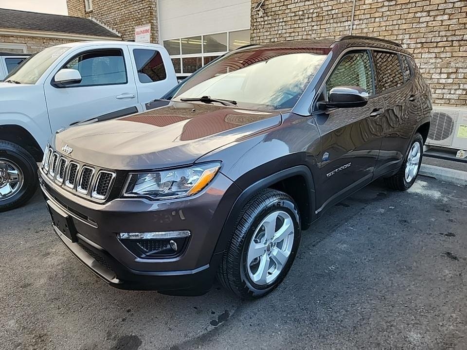 2021 Jeep Compass Latitude photo 2