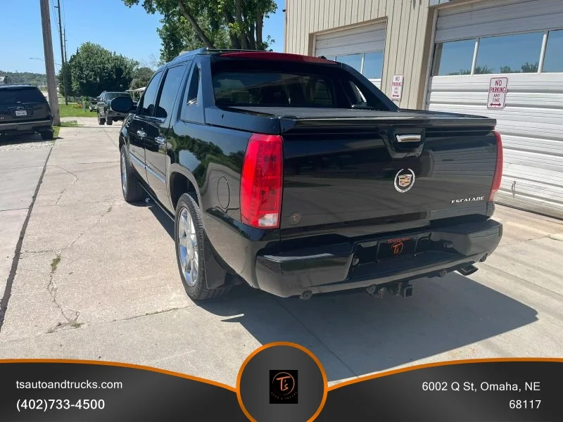 Used 2013 Black Cadillac Premium Sport Utility Pickup 4D 5 1/4 ft image 5