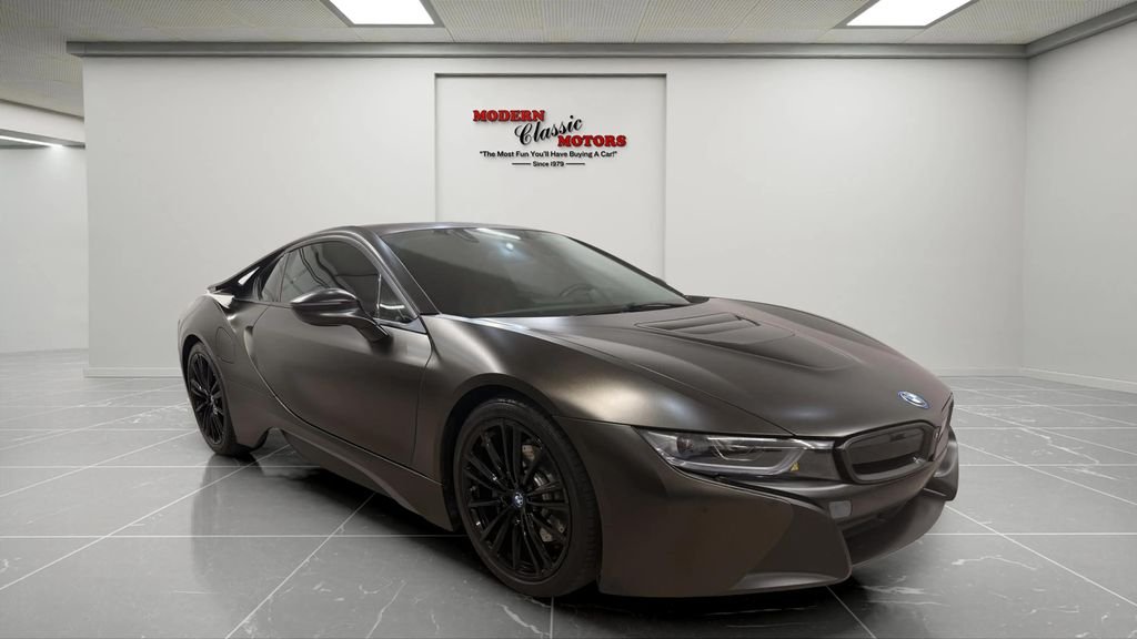 Used 2019 Gray BMW  image 1