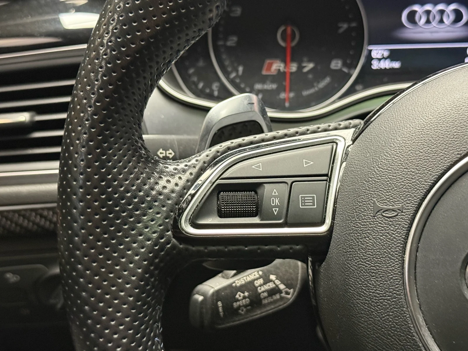 Used 2018 Black Audi 4.0T quattro performance image 12