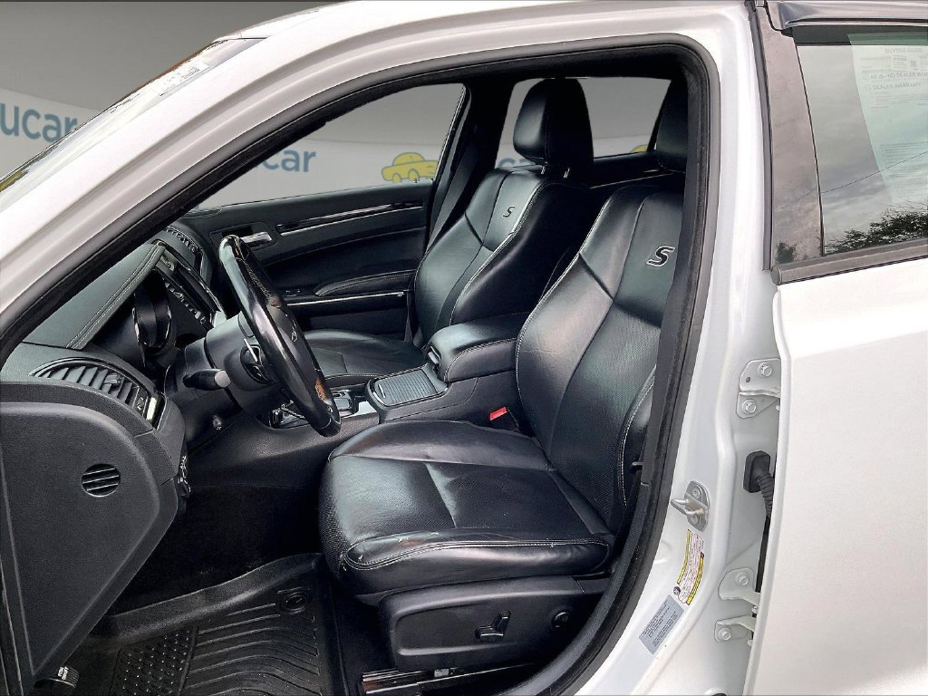 Used 2017 White Chrysler S image 10