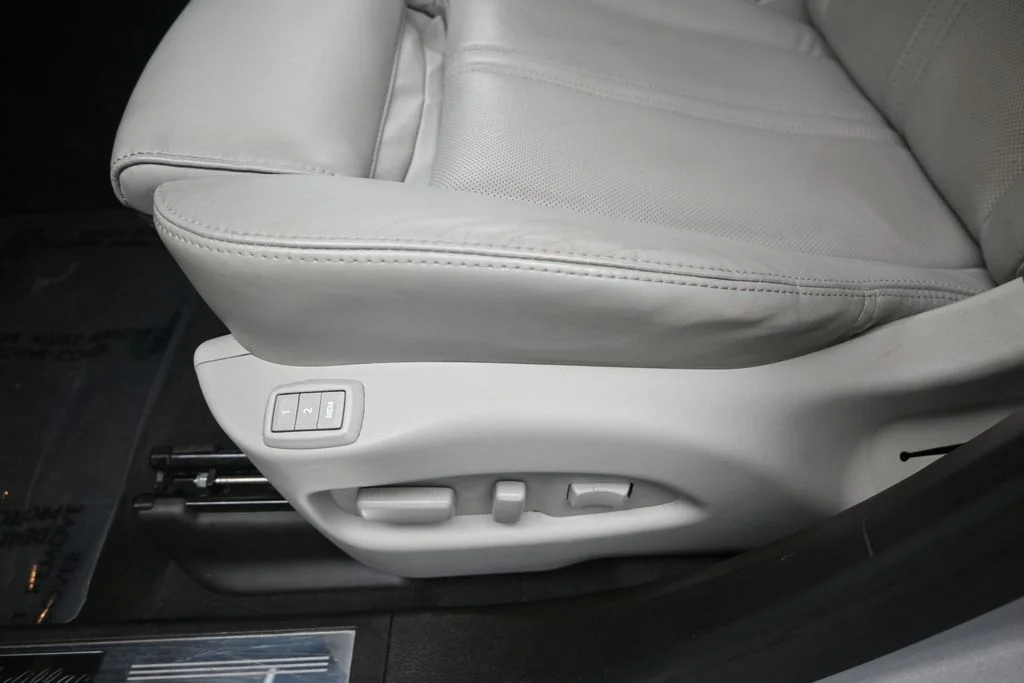 Used 2015 Radiant Silver Metallic Cadillac Performance image 12