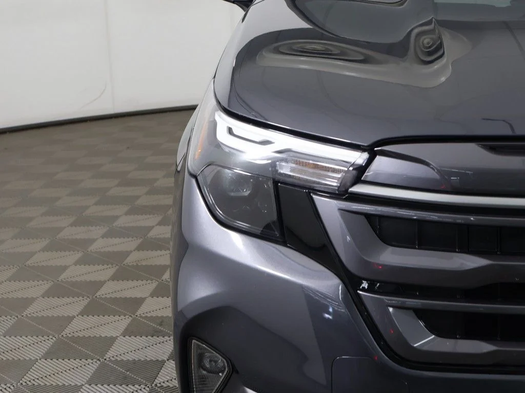 Used 2025 Gray Metallic Subaru Premium image 13