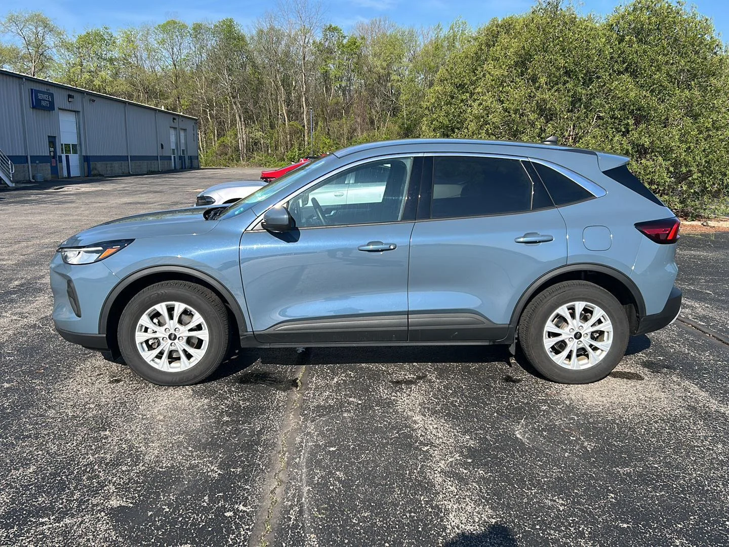 Used 2023 Vapor Blue Ford Active image 3