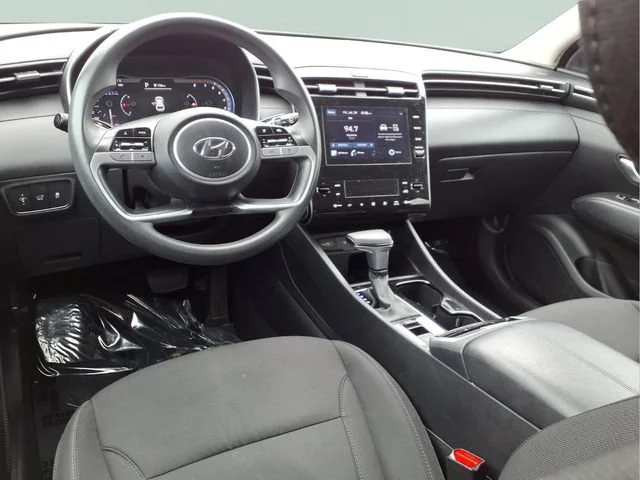 Used 2024  Hyundai SEL image 5