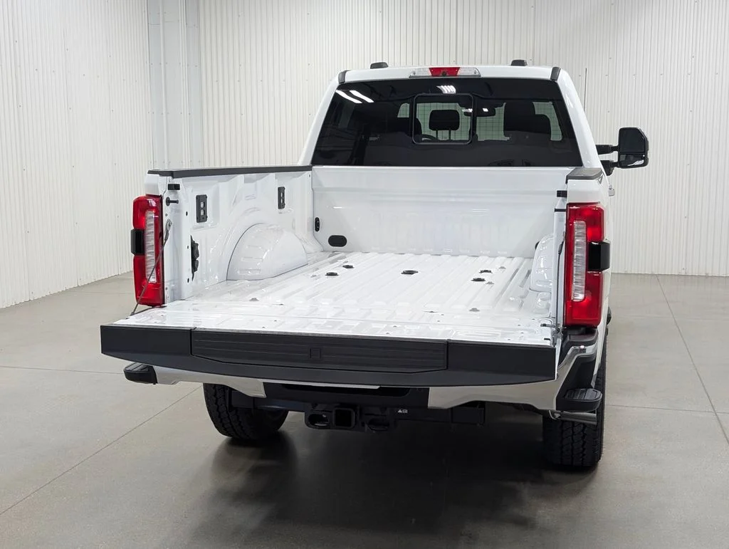 New 2026 Star White Metallic Tri-Coat Ford F-250® Lariat® image 28