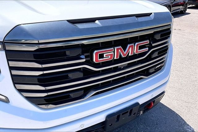Used 2022 White GMC AT4 image 28