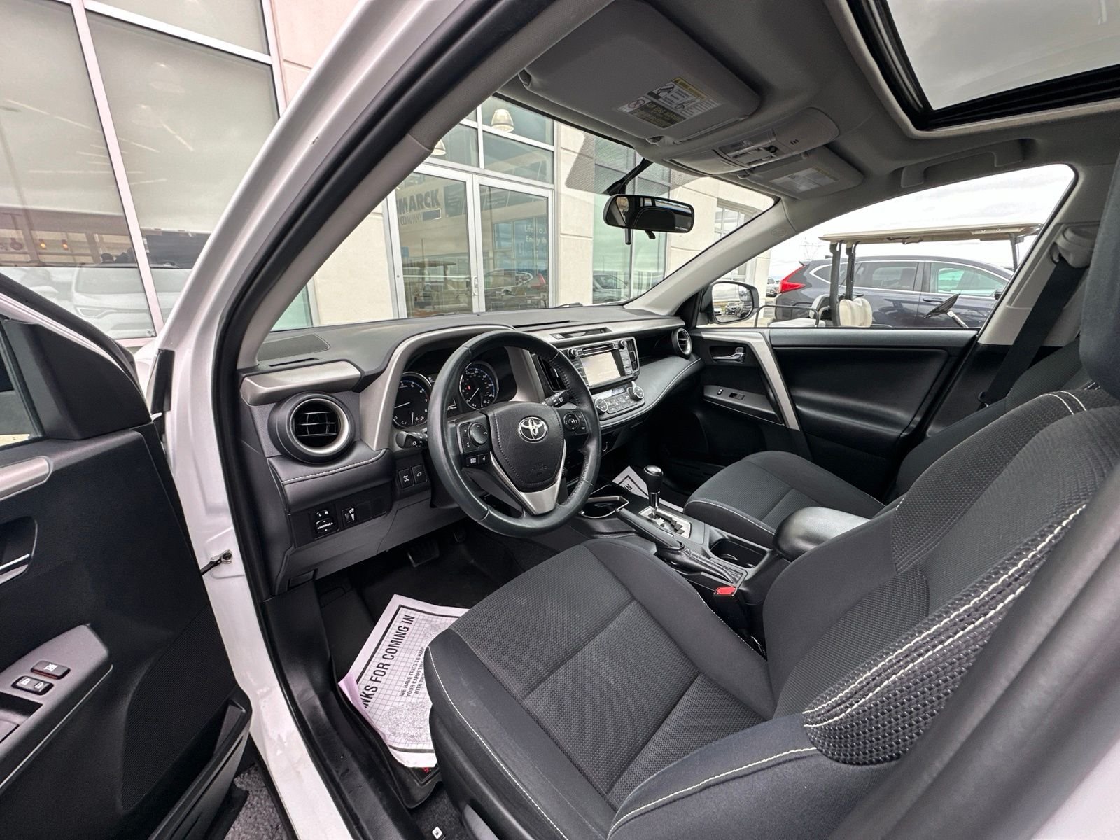 Used 2016 White Toyota XLE image 13