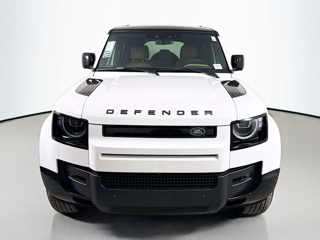New 2026 Fuji White Land Rover X-Dynamic SE image 2