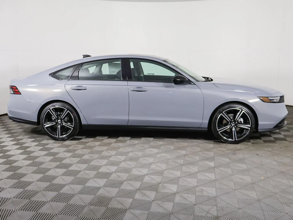 New 2026 Urban Gray Pearl Honda SE image 9