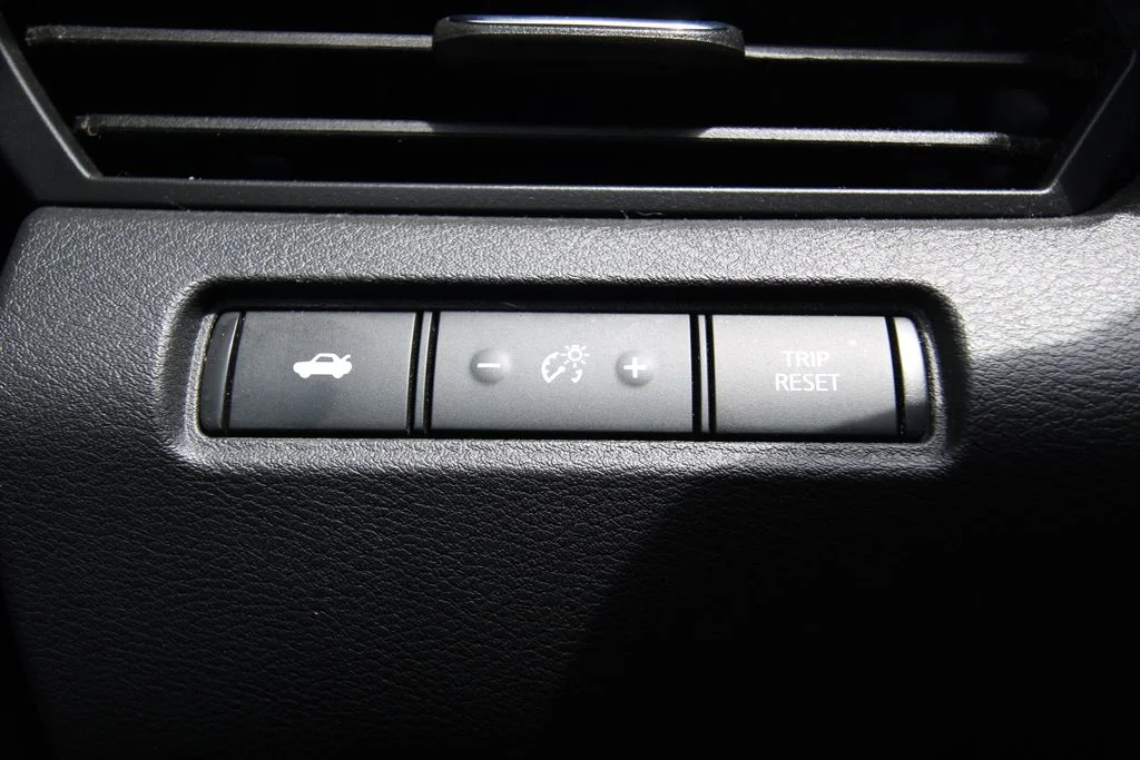 Used 2024 Silver Nissan 2.5 S image 21