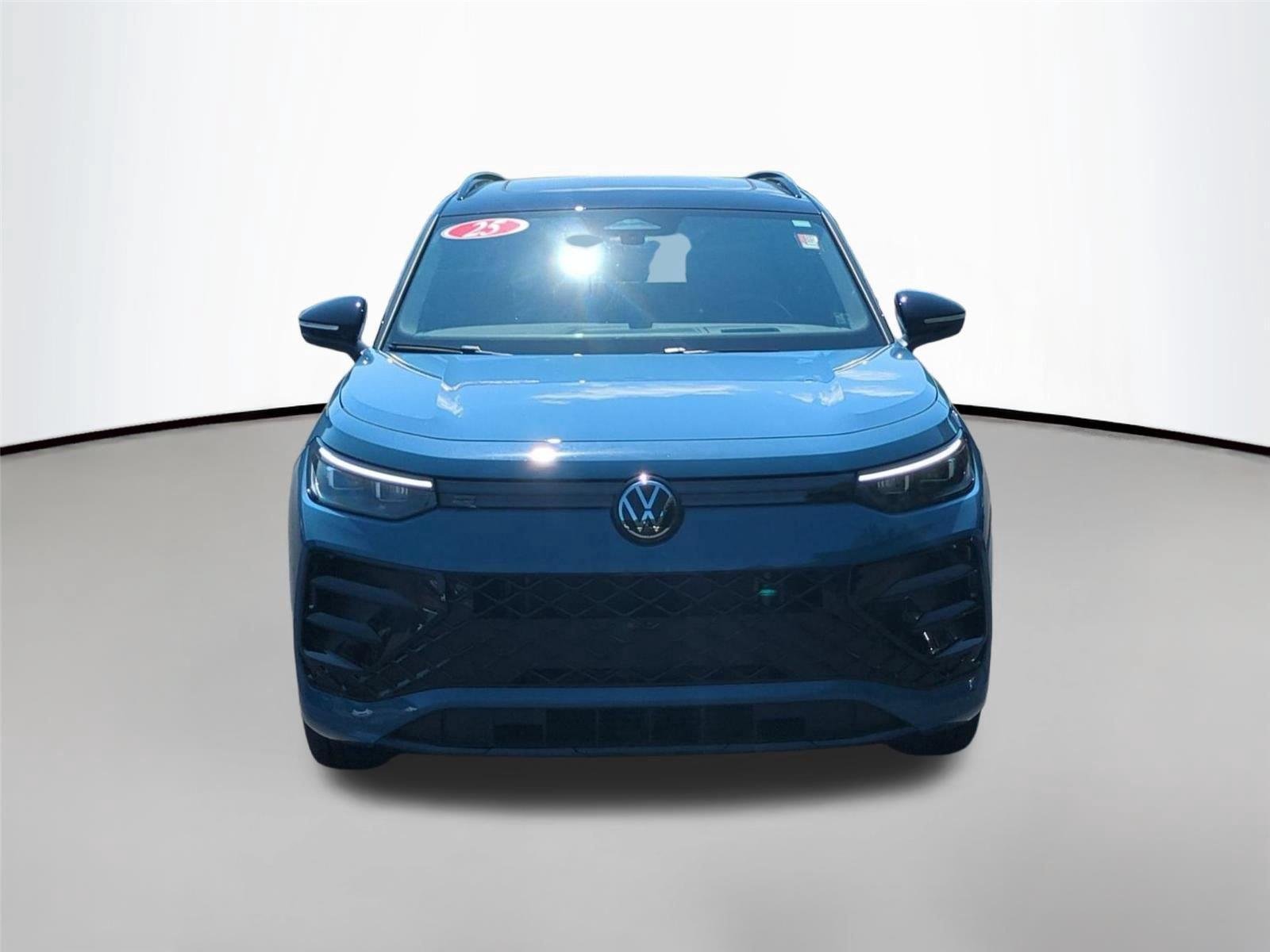Used 2025 Monterey Blue Pearl VOLKSWAGEN SERBLK image 8