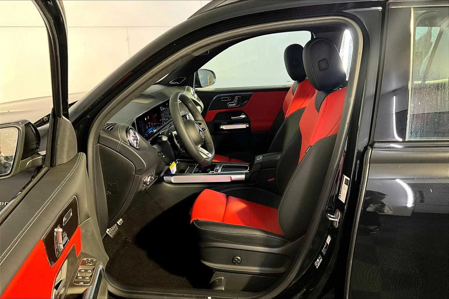 2026 Mercedes-Benz GLB AMG GLB 35 - Photo 13