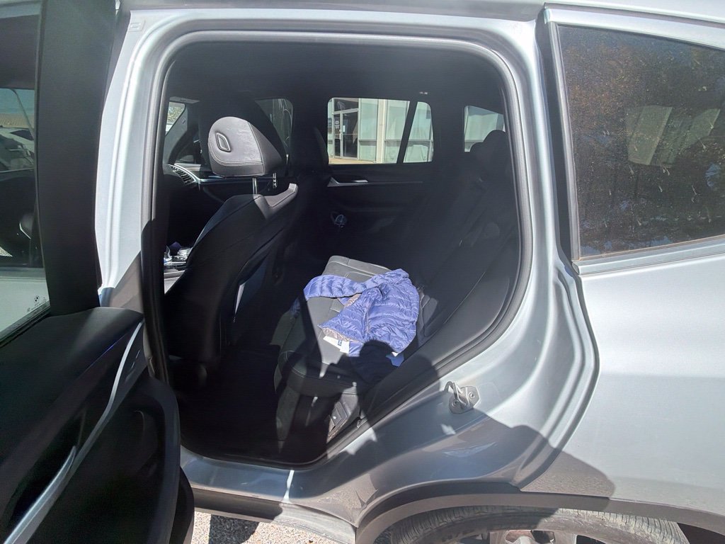 Used 2021 Silver BMW xDrive30i image 17