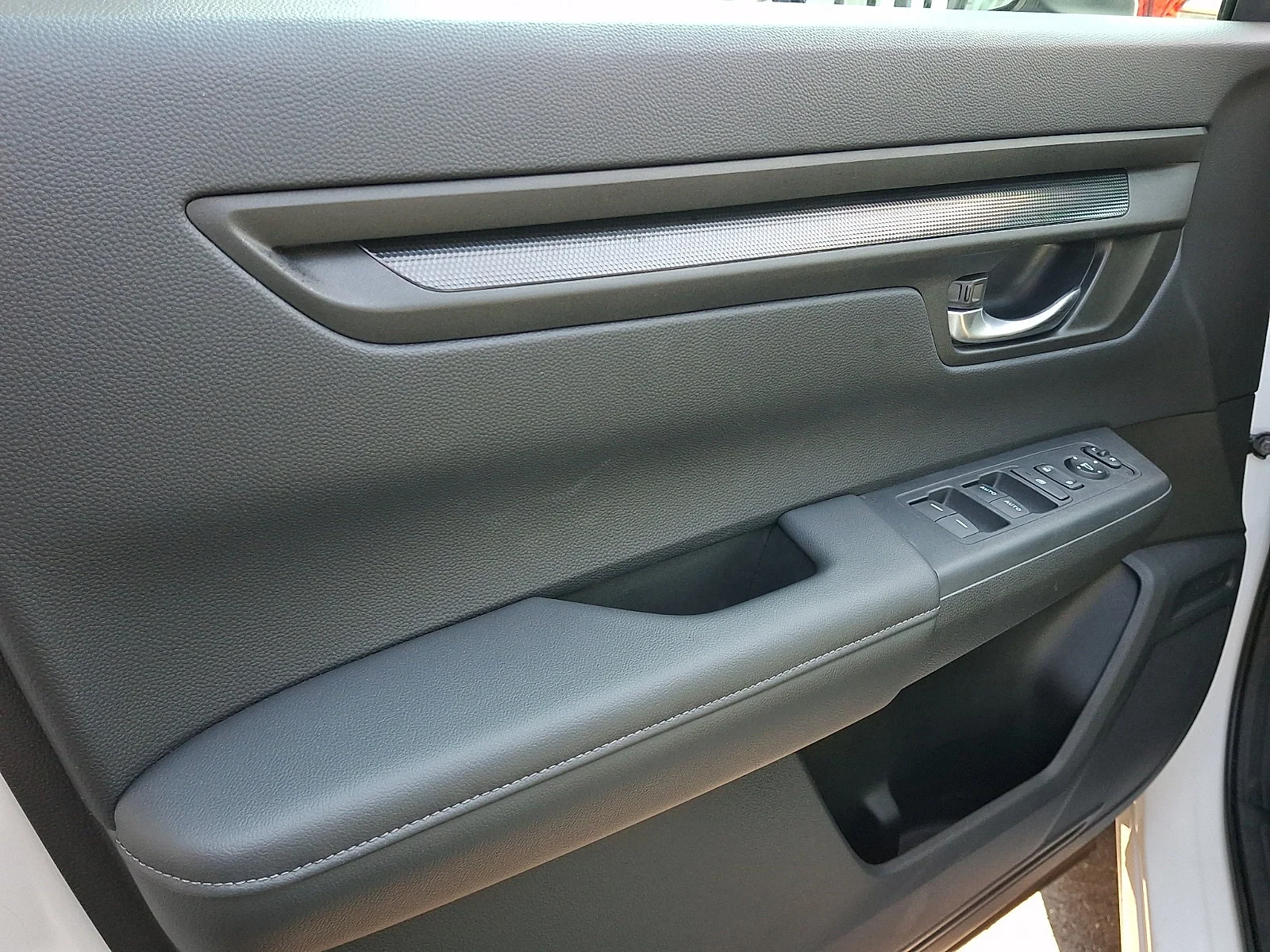 Used 2025 Platinum White Pearl Honda EX image 11