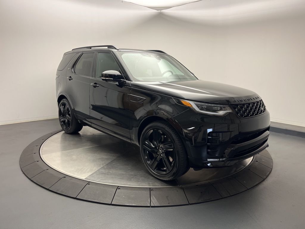 Certified Used 2025 Santorini Black Metallic Land Rover Dynamic SE image 7