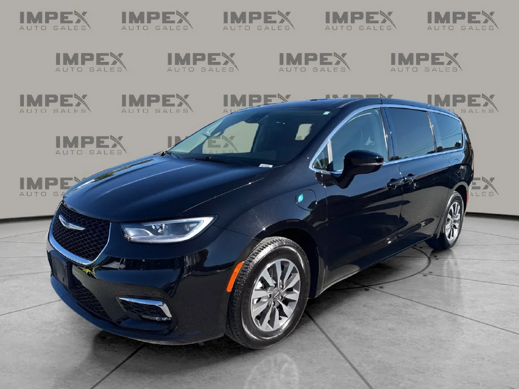 2024 Chrysler Pacifica PHEV