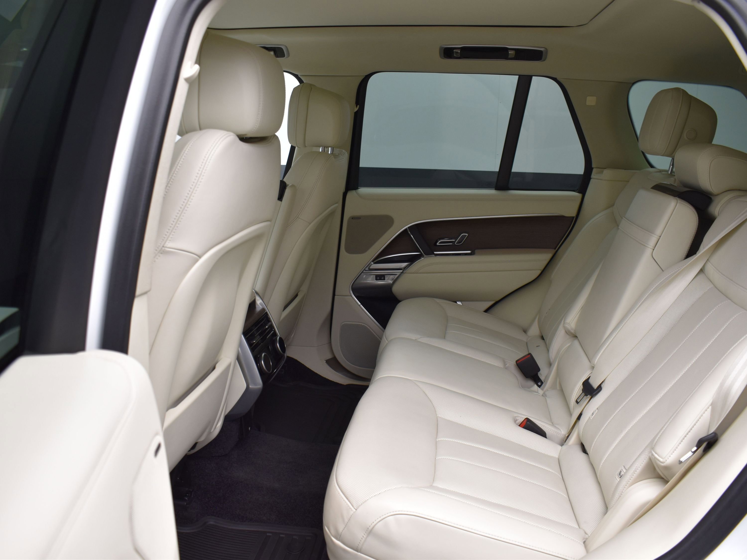 Certified Used 2024 White Land Rover SE image 12