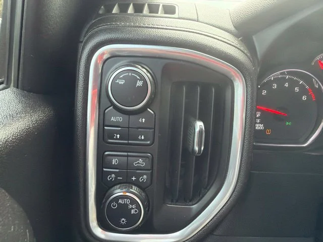 Used 2019 Gray Chevrolet RST image 29