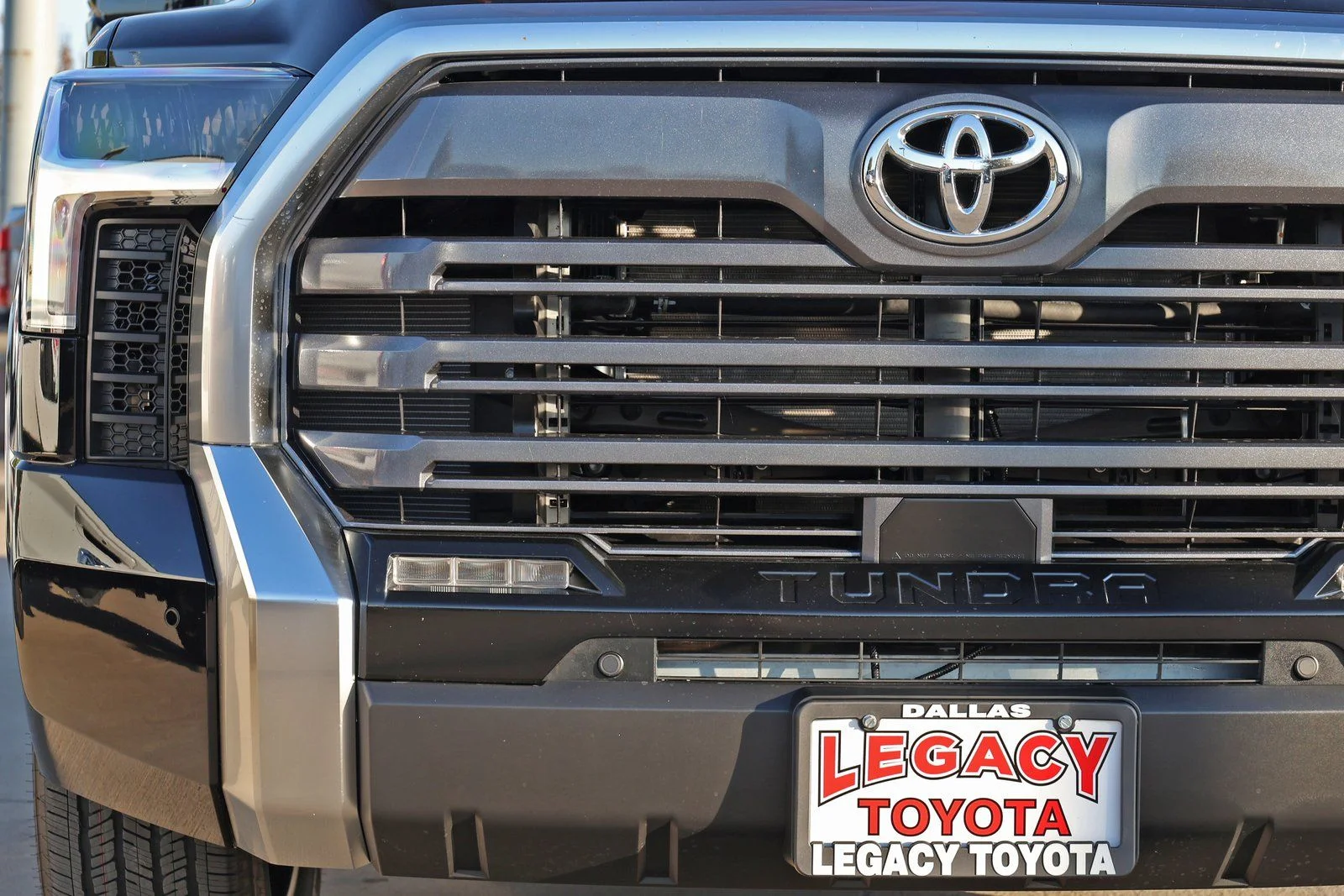 2026 Toyota Tundra Limited - Photo 11