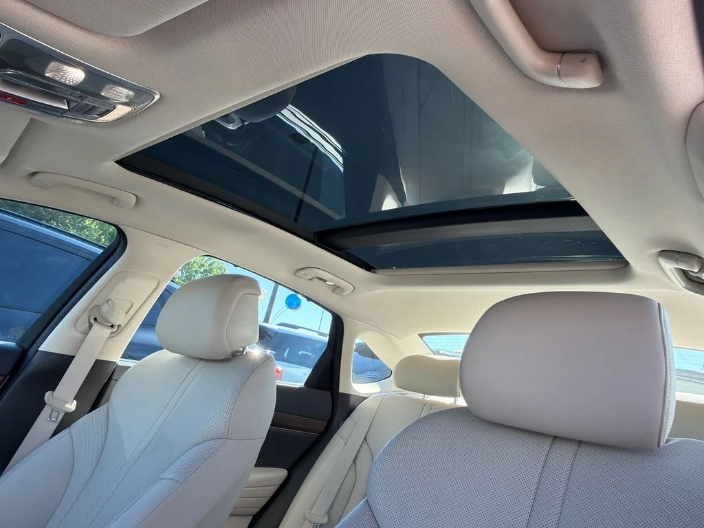 Used 2023 Silver Genesis 2.5T image 30